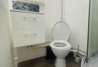 studio cosy face    la gare has Balcony rooms