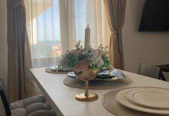 Emilia Flat Mamaia Nord has Balcony rooms