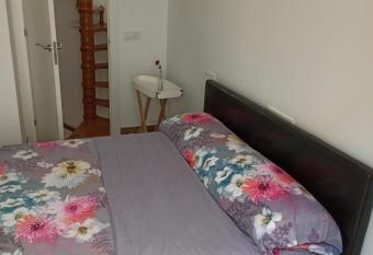 Casa Blanes Centro has Balcony rooms