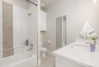 Sand Hollow Aquatic Adventure has rooms with a private hot tub