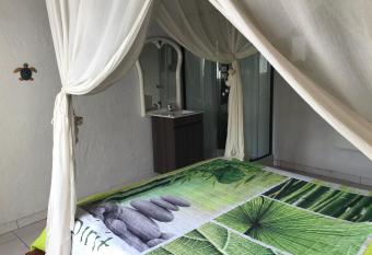 Le coin tranquille allows 18 year olds to book a room