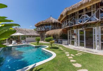 Villa Idaman 1 BR Walking Distance Balangan Beach has Balcony rooms