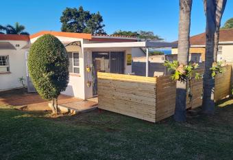 20 Almond Rd has Balcony rooms