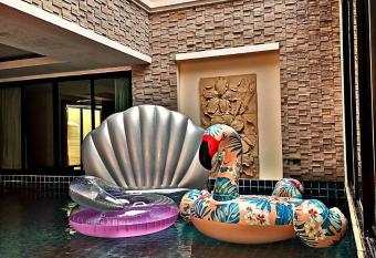 Inspire888    Poolvilla    55 has Smoking/Balcony rooms