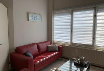 Kustverhuur, Oude manege Nieuwvliet, Nieuwvliet 10 has Balcony rooms