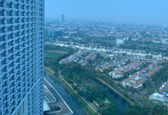 Puri Mansion Apt 3BR Newly Renovated has rooms with a private hot tub