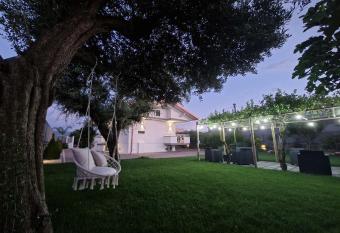 Corte D Aniello has Balcony rooms