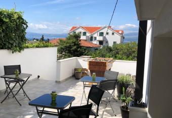 Karina Apartments has Balcony rooms