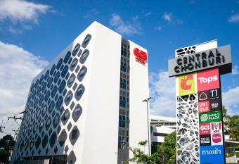 GO! Hotel Chonburi at Central Chonburi allows 18 year olds to book a room