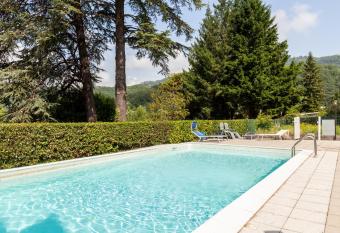 Villa tiziana relax has Balcony rooms