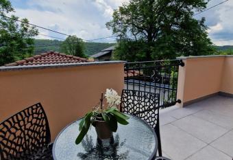 Greg s Rooms has Balcony rooms