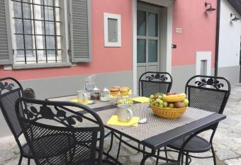 Entroterra Langa allows 18 year olds to book a room