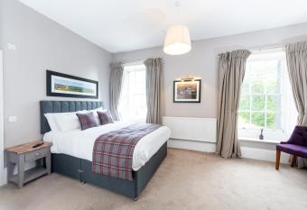 The Seymour arms has Balcony rooms