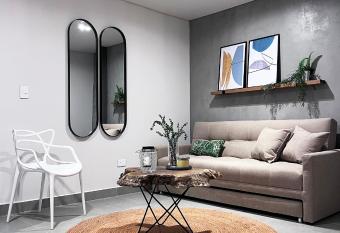 Parallelo Loft Salento P2 allows 18 year olds to book a room