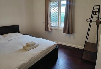 S&S Guest House has rooms with a private hot tub