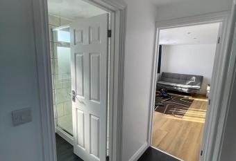 Guest House Apartment allows 18 year olds to book a room