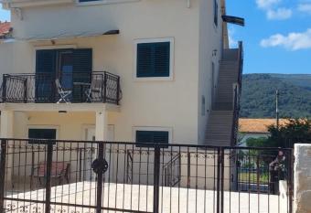 Apartmani Elisa has Balcony rooms