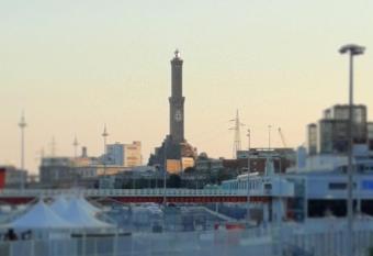 APPARTAMENTI IN GENOVA DALLO ZIO 150 mq allows 18 year olds to book a room