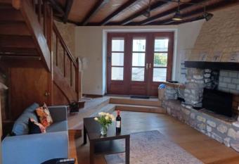 Jonzac Centre Ville - Private Home near Chateau has Balcony rooms