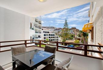 Apartamento junto a la playa has Balcony rooms
