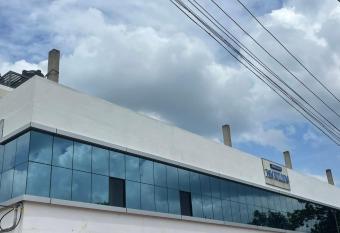 New star homes allows 18 year olds to book a room