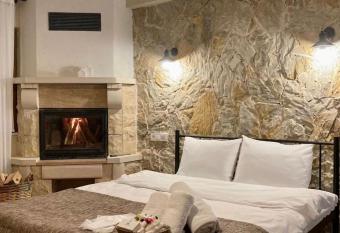 Keyf-i T  k  r Butik Otel allows 18 year olds to book a room