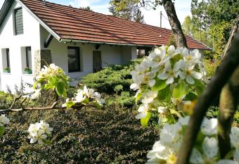 Palkovics vend  gh  z Dunabogd  ny has Balcony rooms