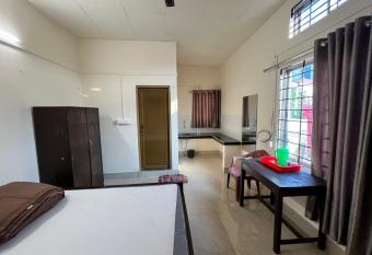 Hotel Atithya Lodge has Smoking rooms