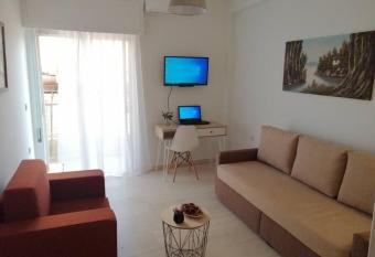 Casa Elegante has Balcony rooms