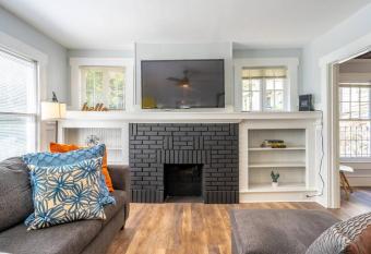 The Blue Rustic Bungalow allows 18 year olds to book a room