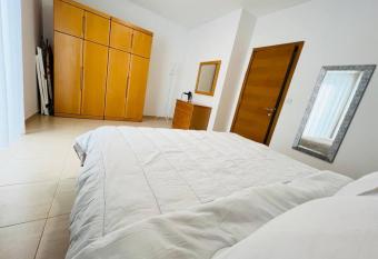 Tigne 2 Sliema one bedroom apartment allows 18 year olds to book a room