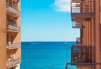 Casa22 allows 18 year olds to book a room