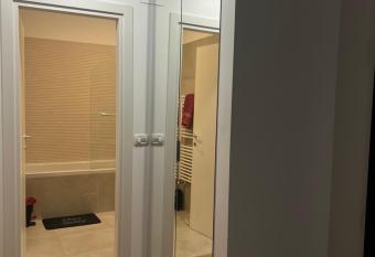 Apartament Otopeni allows 18 year olds to book a room