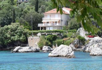 Villa Ana Apartments has Balcony rooms