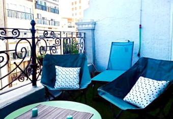 Atico en Calle del Carmen Centro Ciudad has Balcony rooms