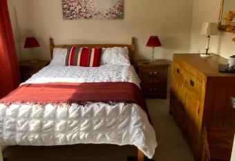 Annie   s House in Amesbury allows 18 year olds to book a room