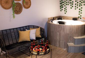 Party House With Jacuzzi s has rooms with a private hot tub