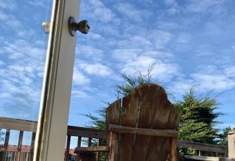 Beach Cottage has Balcony rooms