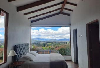 Despierte con la naturaleza allows 18 year olds to book a room