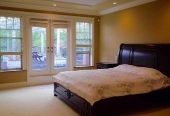                               581 has Balcony rooms