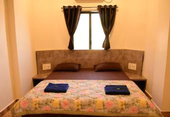 Hotel Suyog allows 18 year olds to book a room