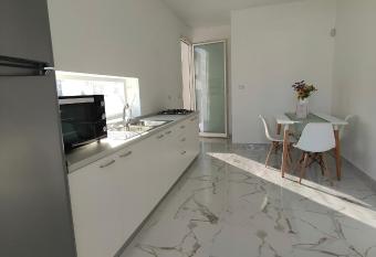 Corte I allows 18 year olds to book a room