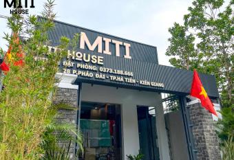 Miti House has Balcony rooms
