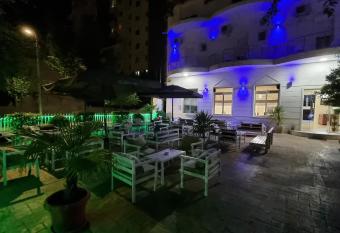 HOTEL,BAR& RESTORAN ADRIATIKU I VJETER has Balcony rooms