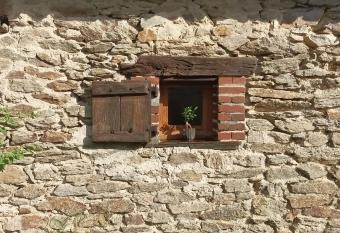Chambre insolite has Balcony rooms