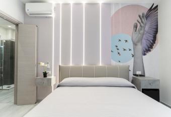 La Marina64 has Balcony rooms