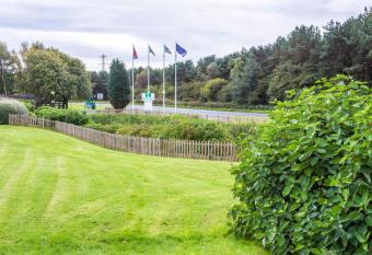 Holiday Inn Newcastle Gosforth Park, an IHG Hotel allows 18 year olds to book a room