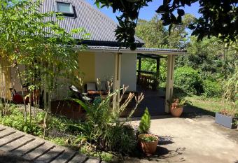 L     let Songes allows 18 year olds to book a room