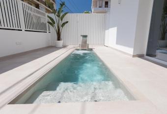 Bossa Bay Suites with Private Pool - MC Apartments Ibiza allows 18 year olds to book a room