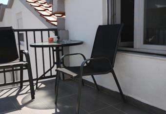 Apartman Enia has Balcony rooms